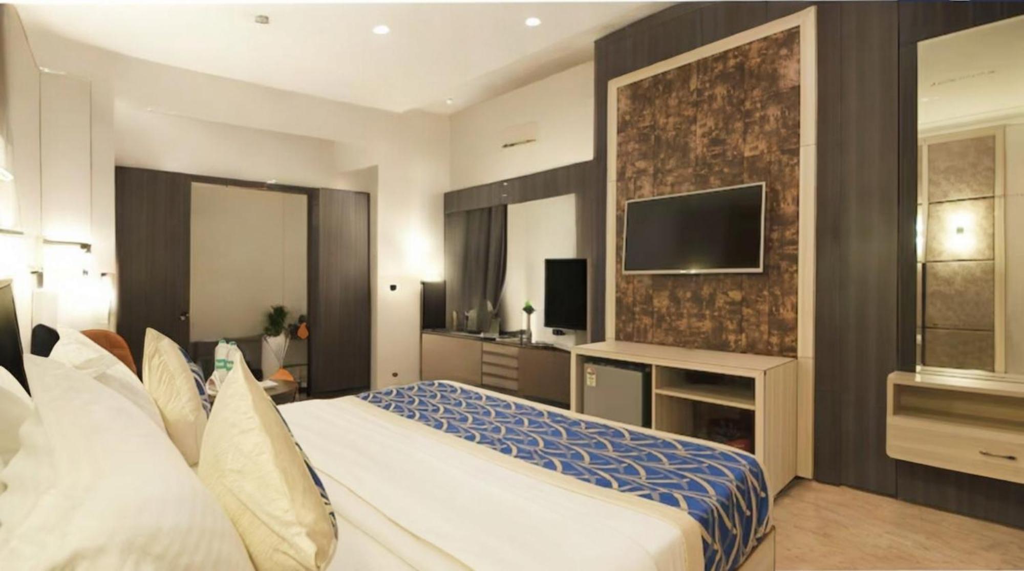 The Almora By Rs Global Near By Delhi International Airport With - Free Airport Drop Hotel New Delhi