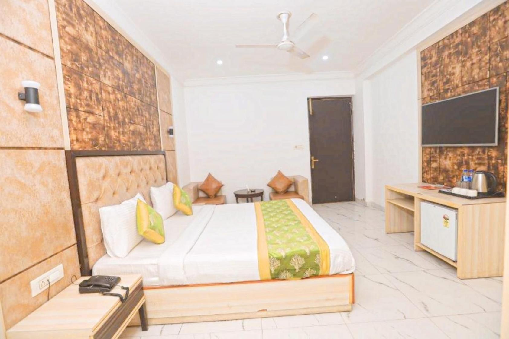 Hotel The Almora By Rs Global Near By Delhi International Airport With - Free Airport Drop New Delhi
