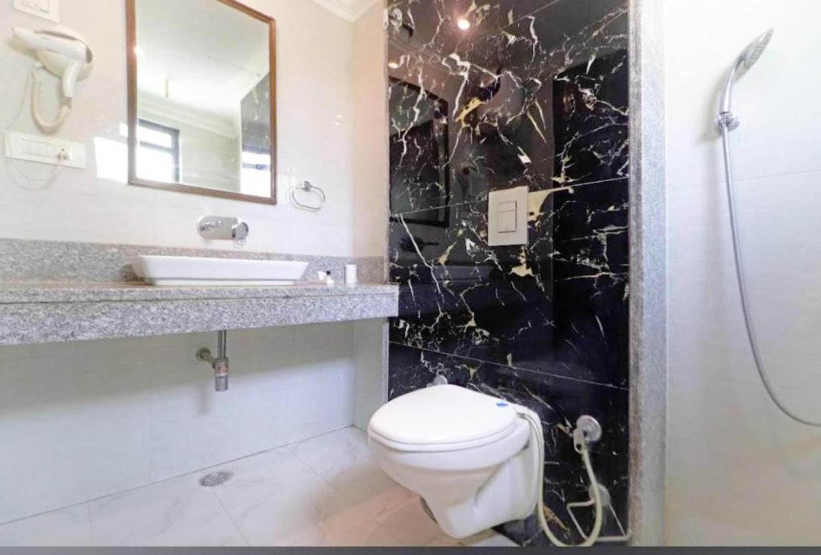Hotel The Almora By Rs Global Near By Delhi International Airport With - Free Airport Drop New Delhi
