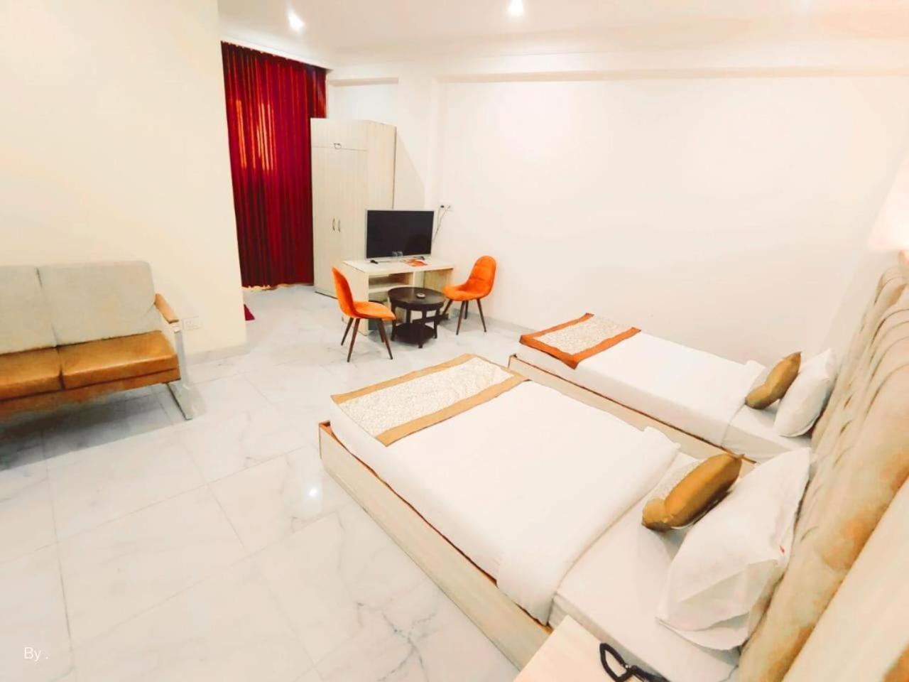 The Almora By Rs Global Near By Delhi International Airport With - Free Airport Drop Hotel *