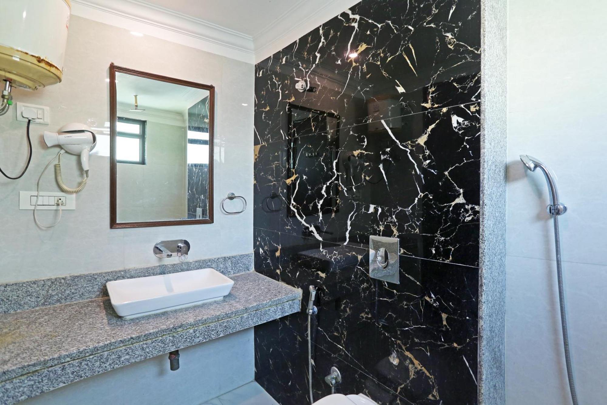 The Almora By Rs Global Near By Delhi International Airport With - Free Airport Drop New Delhi