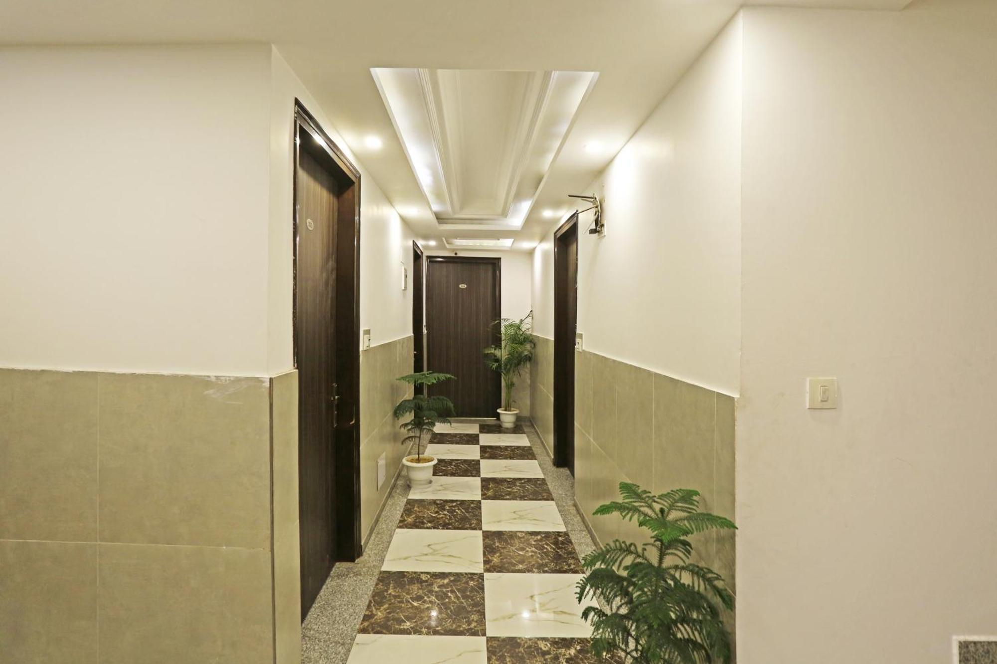 The Almora By Rs Global Near By Delhi International Airport With - Free Airport Drop Hotel *
