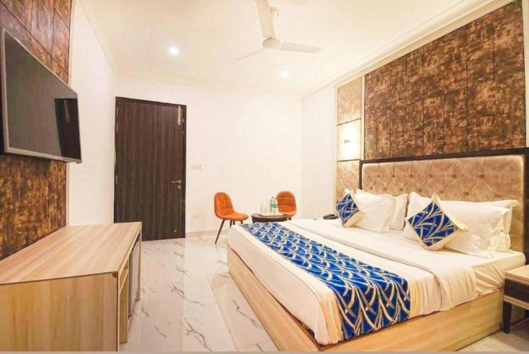 The Almora By Rs Global Near By Delhi International Airport With - Free Airport Drop *