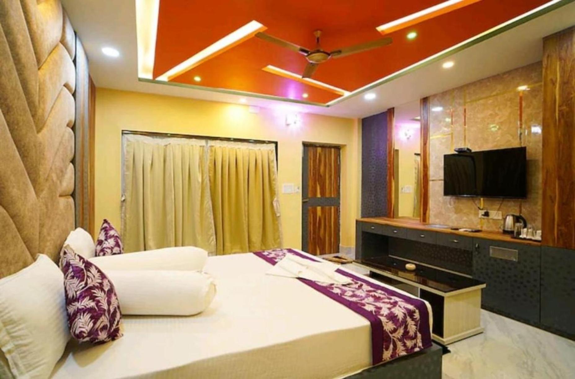 The Almora By Rs Global Near By Delhi International Airport With - Free Airport Drop * New Delhi