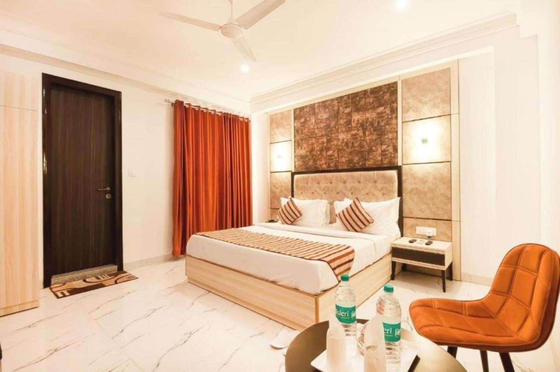 The Almora By Rs Global Near By Delhi International Airport With - Free Airport Drop *